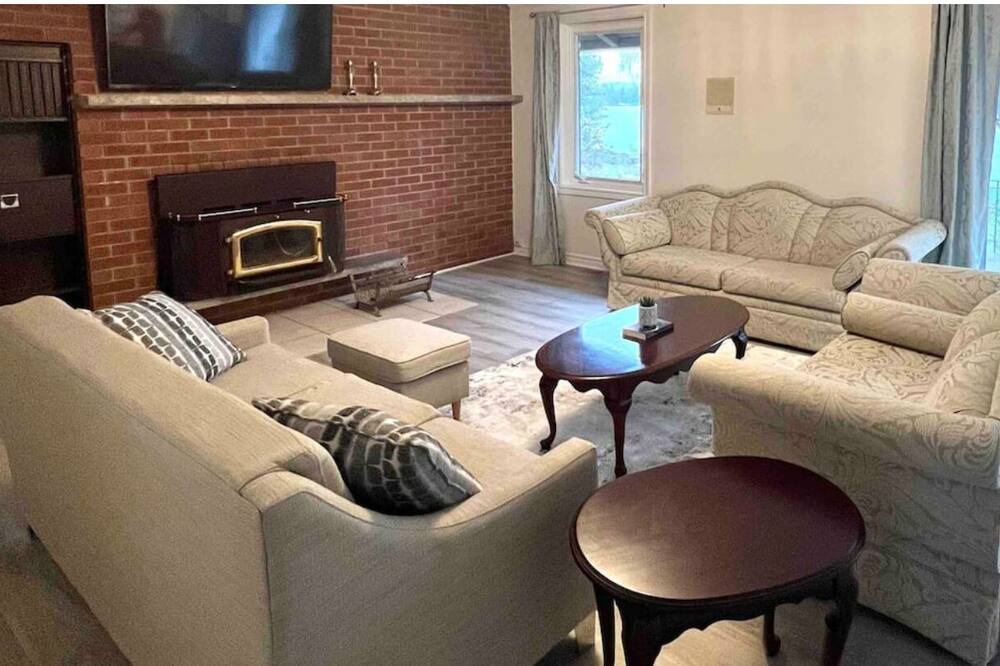 Photo of Livingroom in Bolsover