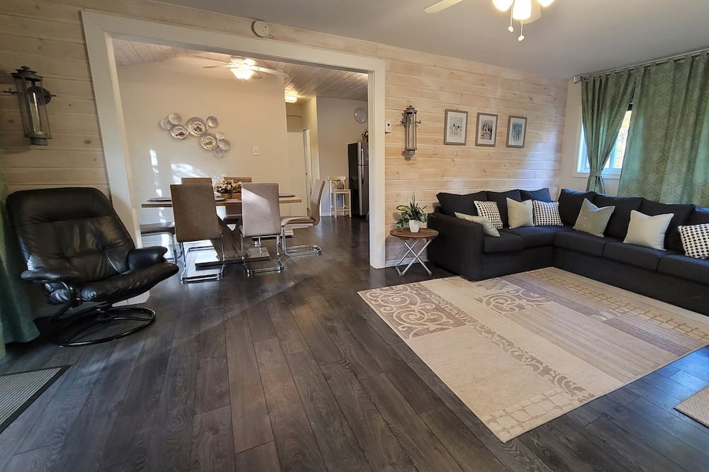 Photo of Livingroom in Washago