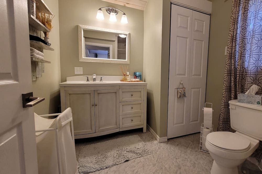 Photo of Bathroom in Washago