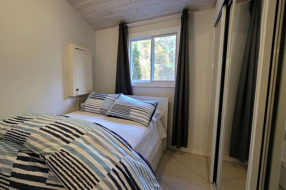 Photo of Bedroom in Washago