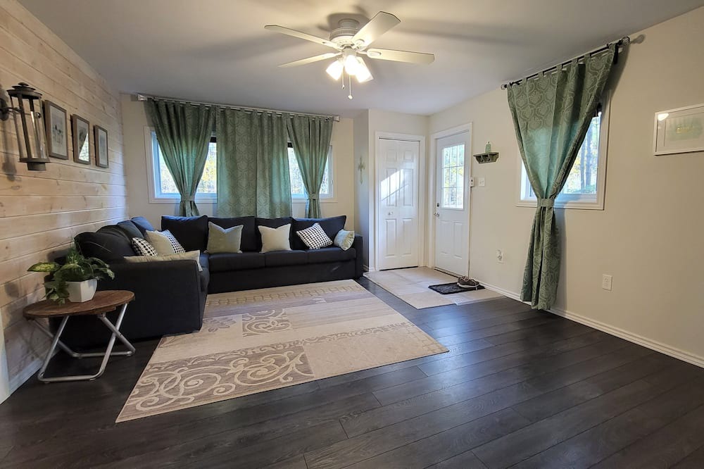 Photo of Livingroom in Washago
