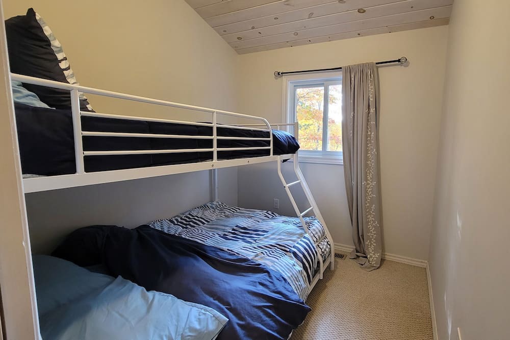 Photo of Bedroom in Washago
