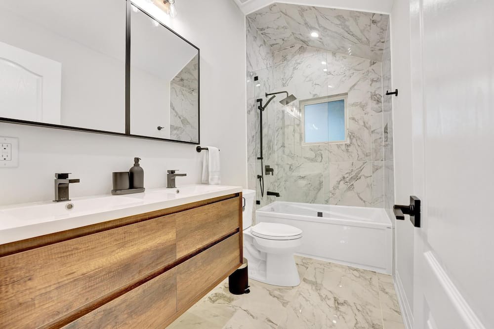 Photo of Bathroom in Tiny