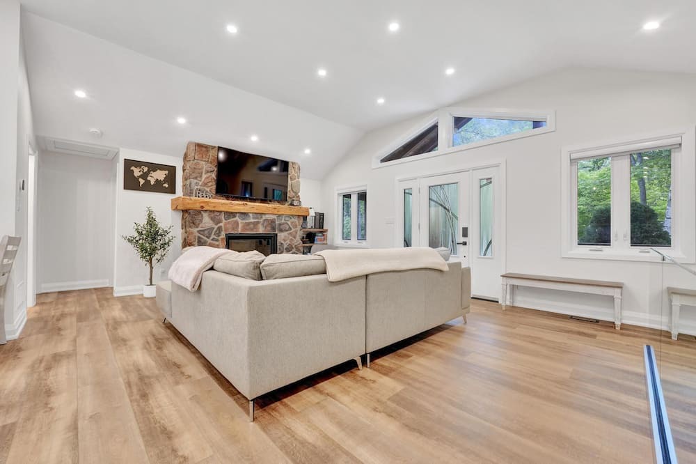 Photo of Livingroom in Tiny