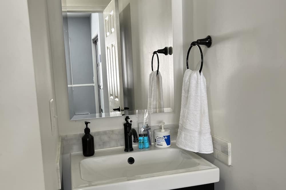 Photo of Bathroom in Brooklyn Park