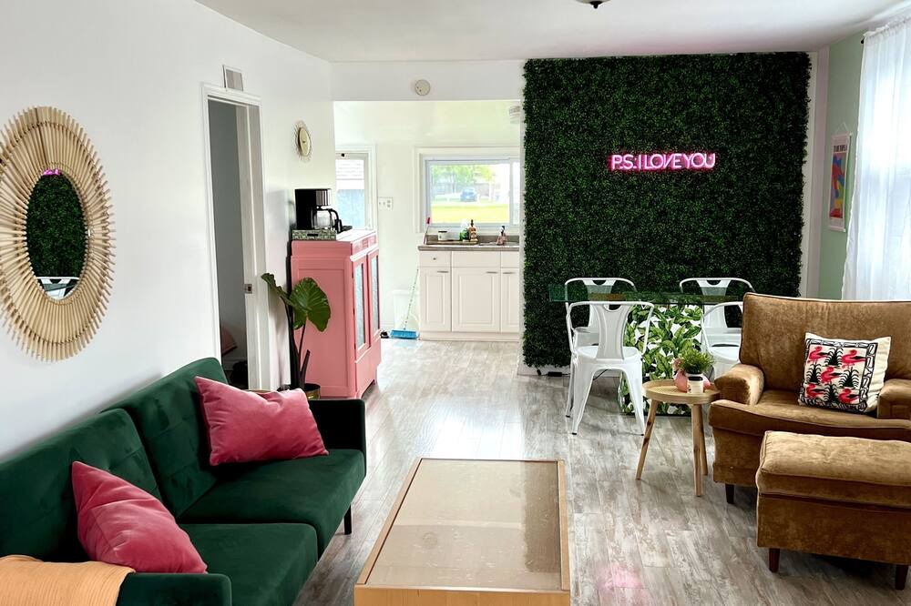 Photo of Livingroom in Port Stanley