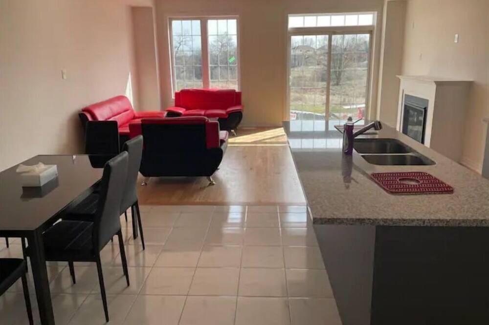 Photo of Livingroom in Durham Region