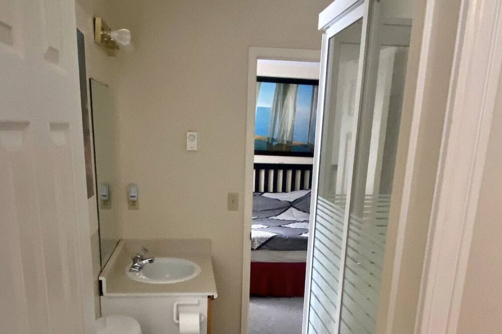 Photo of Bathroom in Tiny