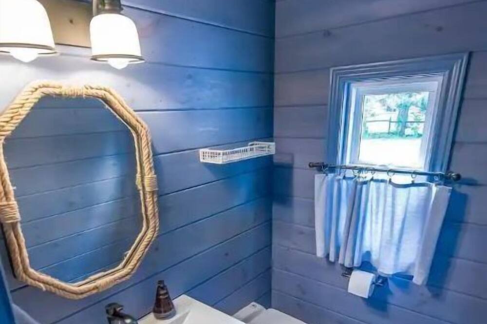 Photo of Bathroom in Wainfleet