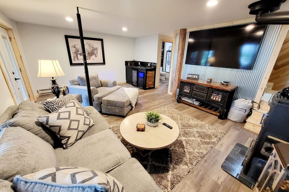 Photo of Livingroom in Sturgeon Lake