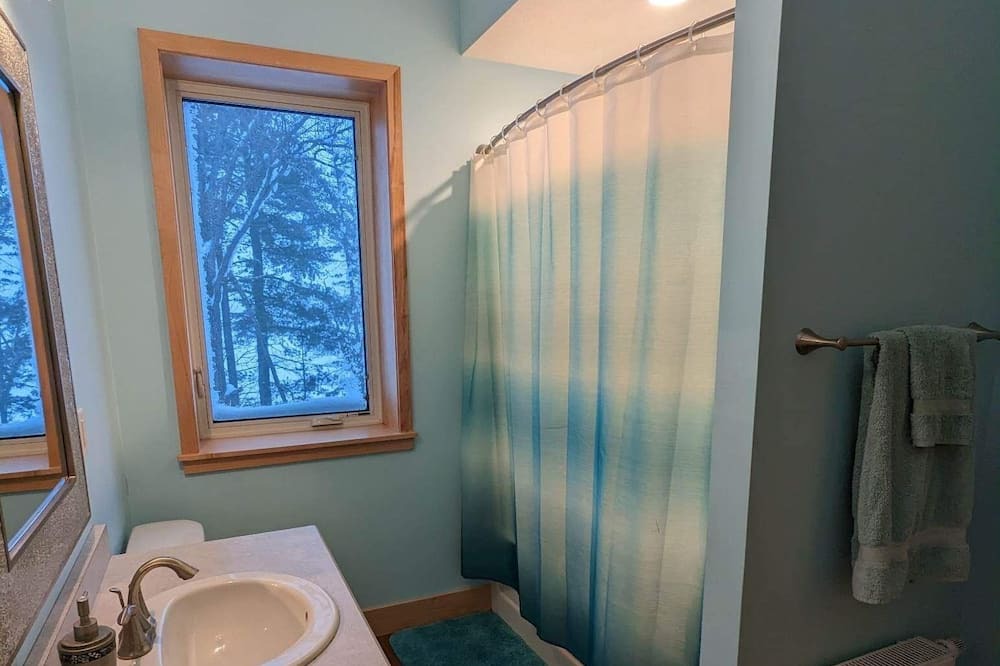 Photo of Bathroom in Sturgeon Lake