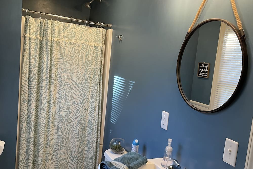 Photo of Bathroom in Madison Lake