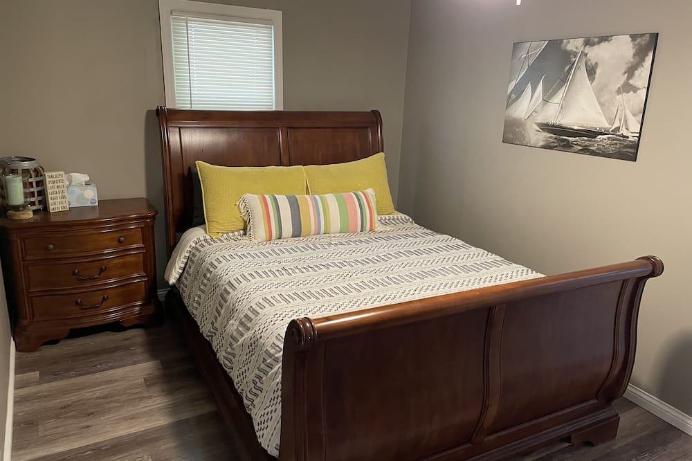 Photo of Bedroom in Madison Lake