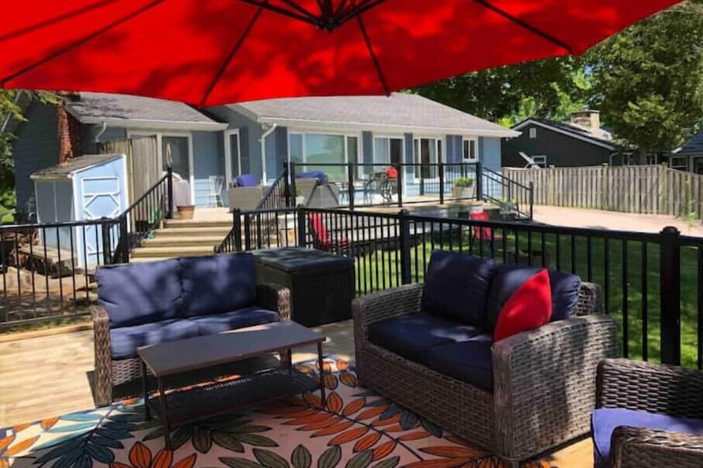 Photo of Patio Balcony in Centre Hastings