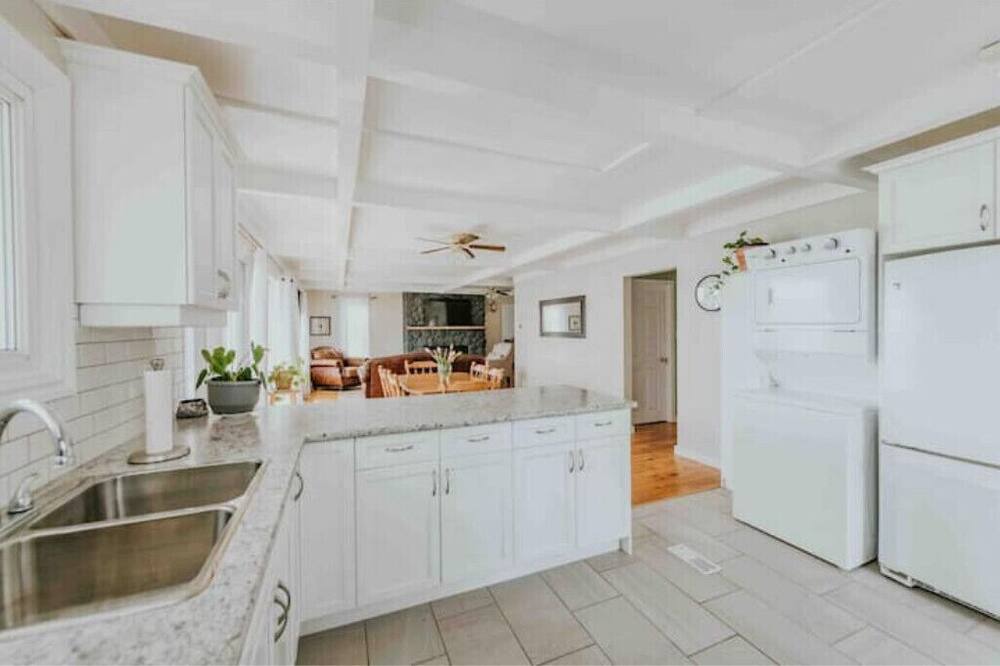 Photo of Kitchen in Centre Hastings