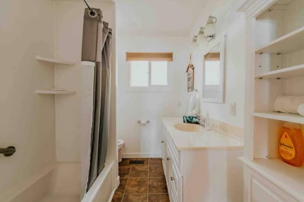 Photo of Bathroom in Centre Hastings