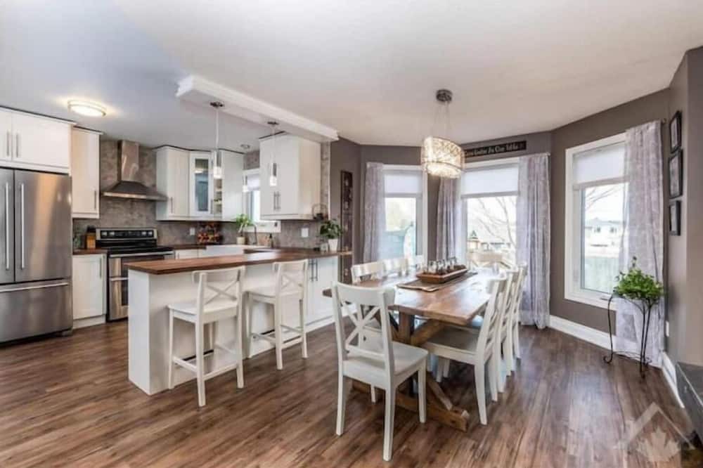Photo of Kitchen in Arnprior