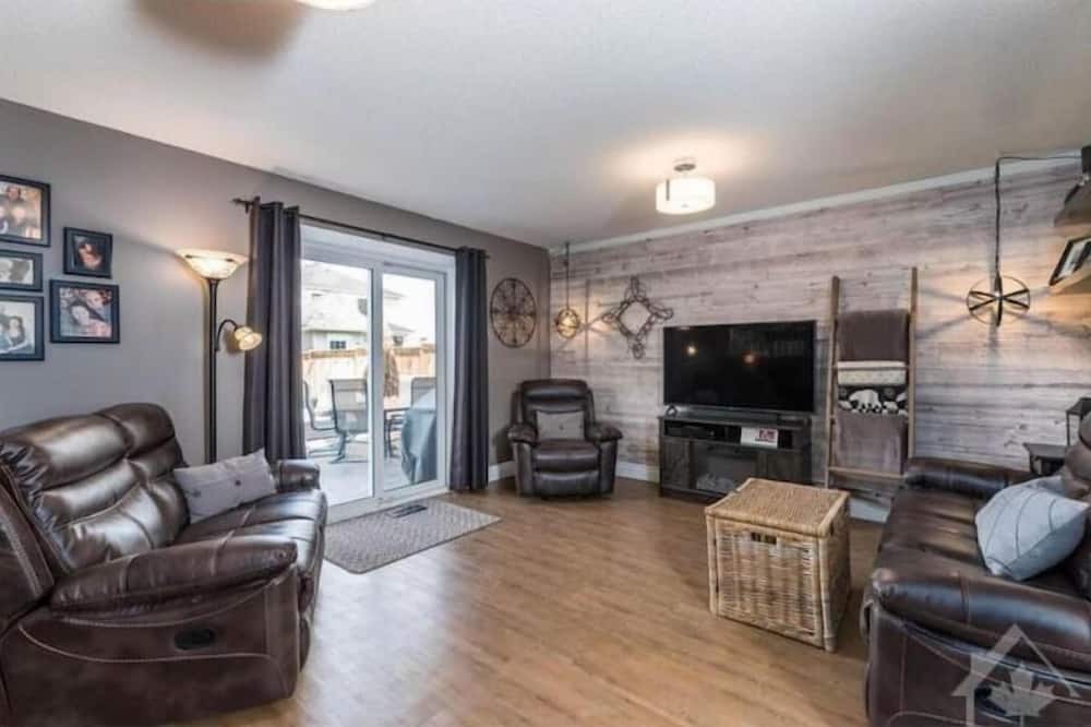 Photo of Livingroom in Arnprior