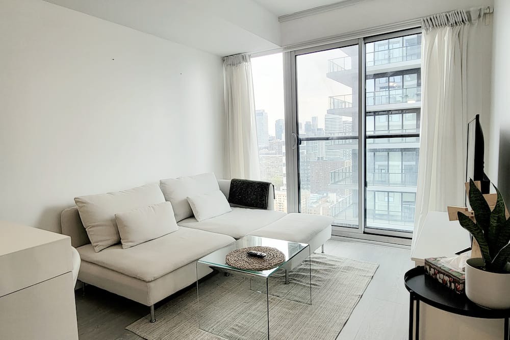 Photo of Livingroom in Garden District