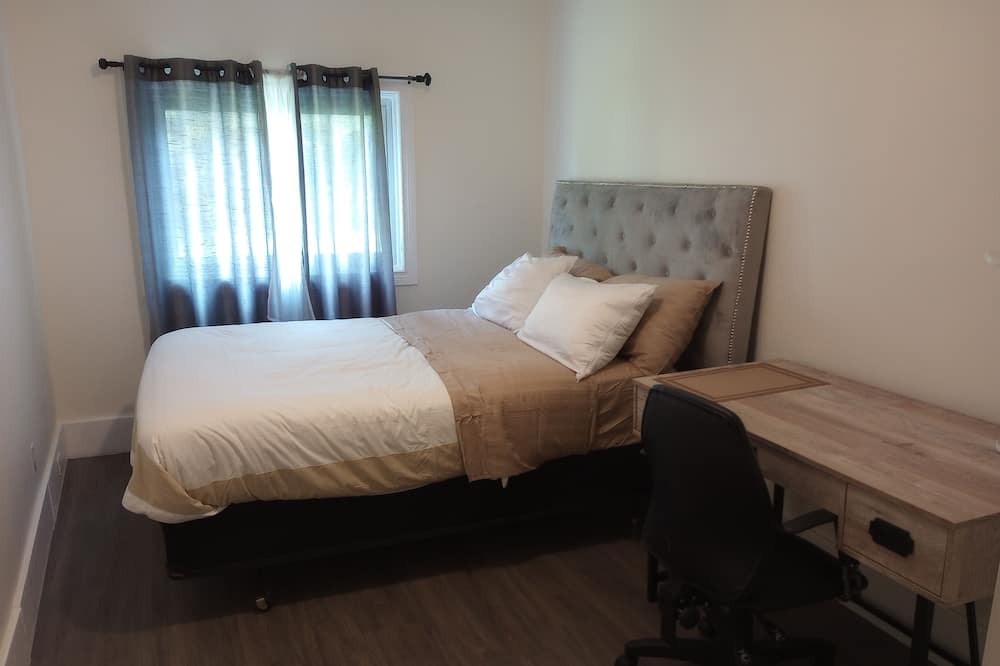 Photo of Bedroom in MacTier