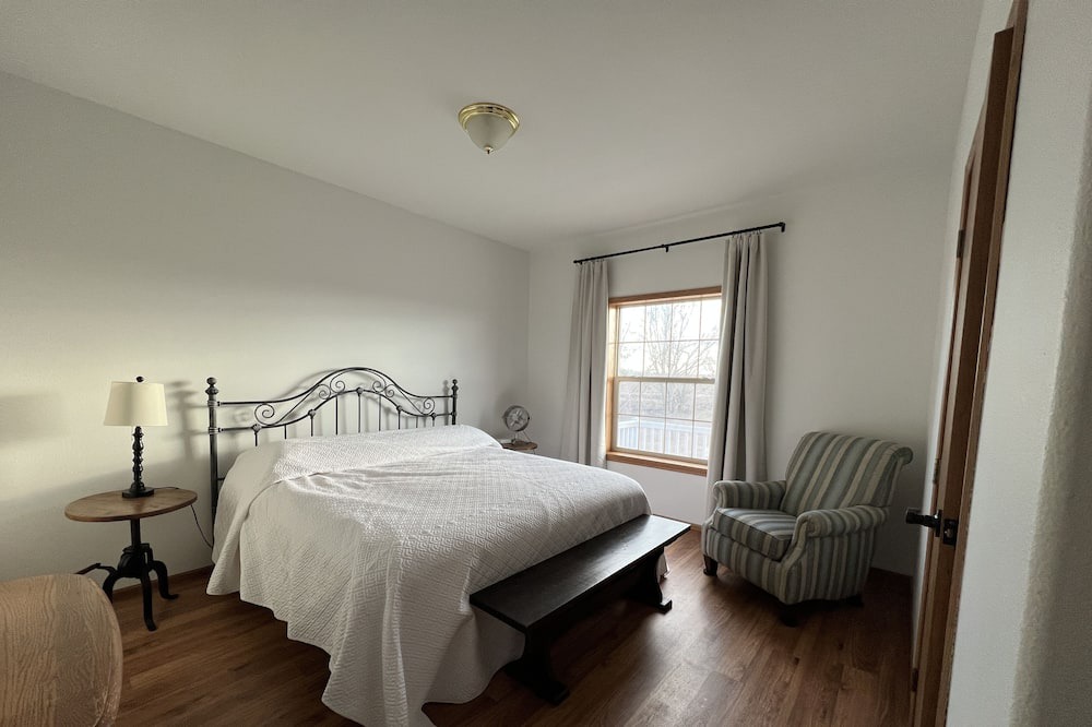 Photo of Bedroom in Alexandria