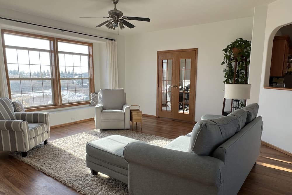 Photo of Livingroom in Alexandria