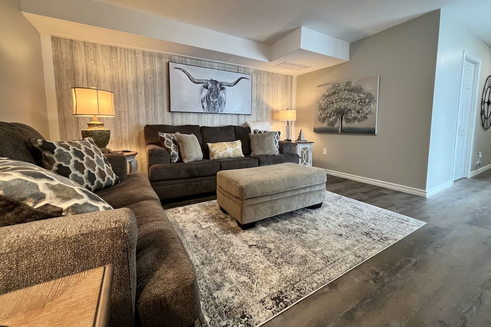 Photo of Livingroom in Markstay