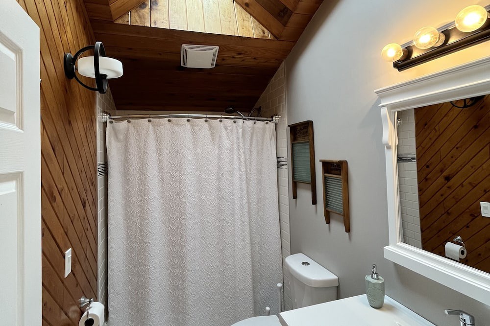 Photo of Bathroom in Markstay