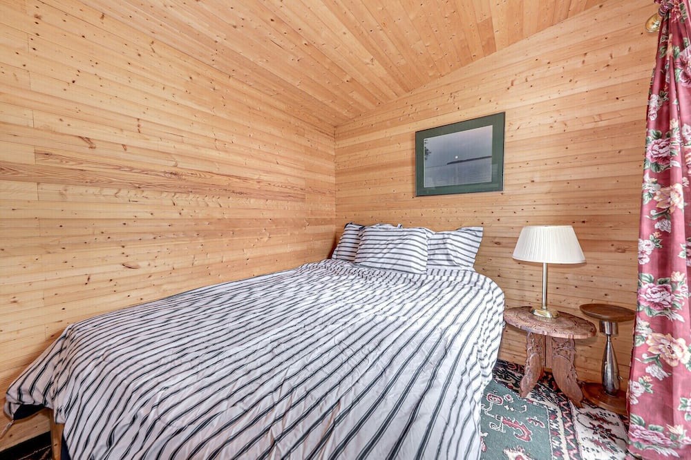 Photo of Bedroom in Ramara