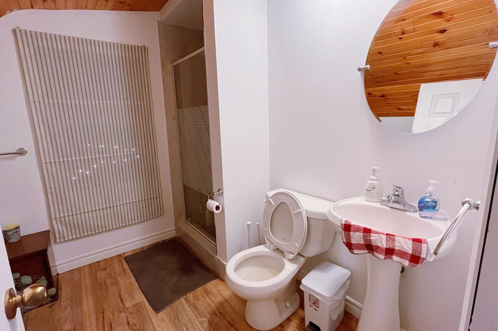 Photo of Bathroom in Pefferlaw