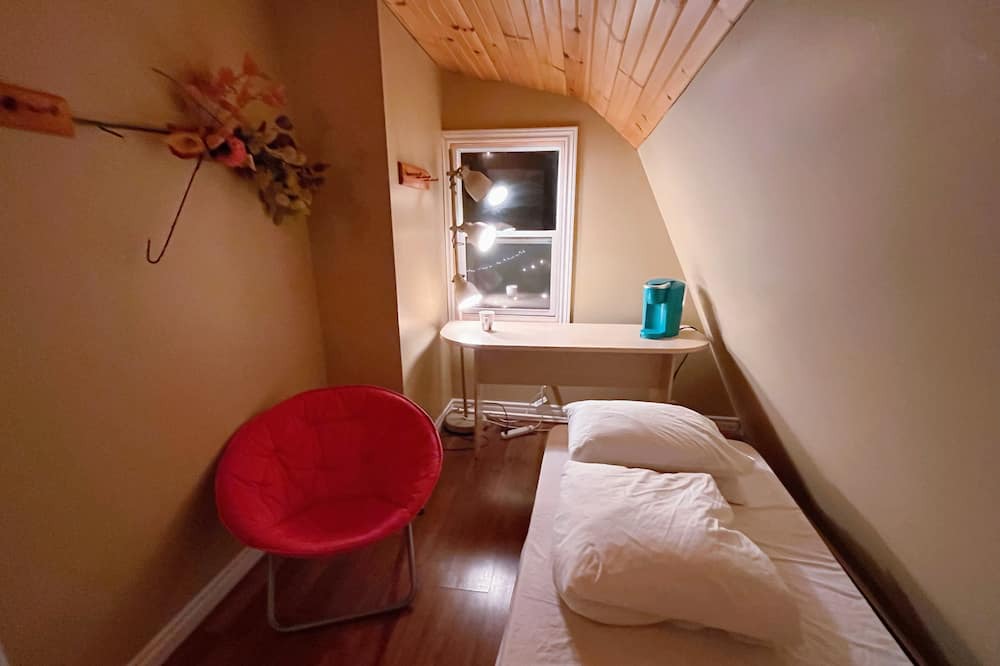 Photo of Bedroom in Pefferlaw
