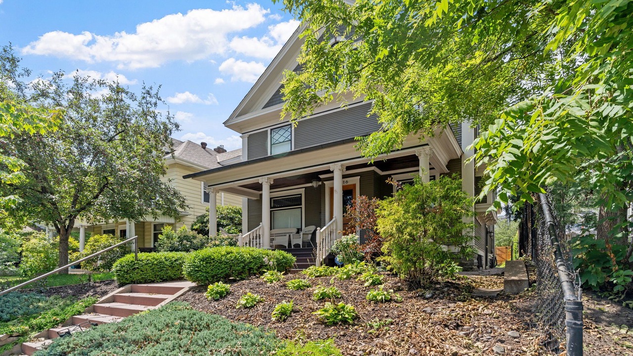 Photo of Outdoor in Lowry Hill East