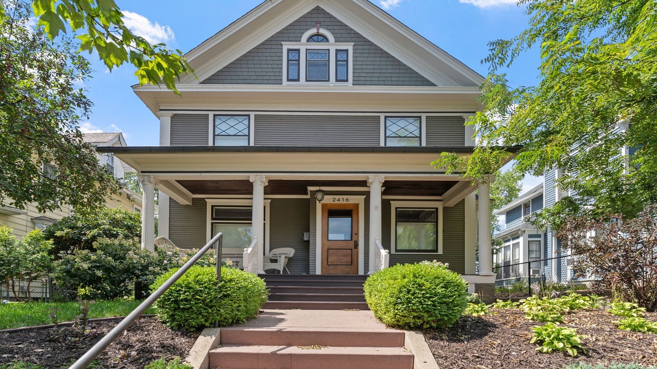 Photo of Outdoor in Lowry Hill East
