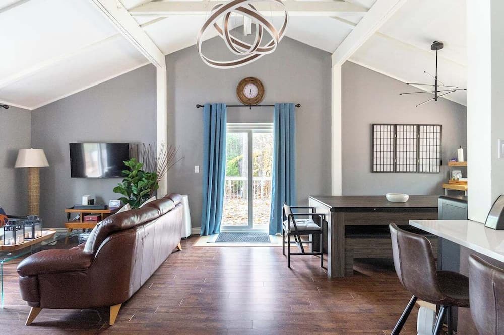 Photo of Livingroom in Tiny
