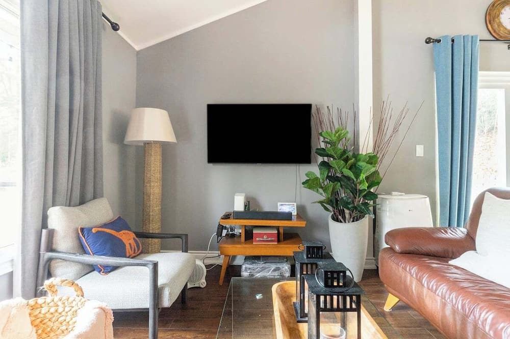 Photo of Livingroom in Tiny