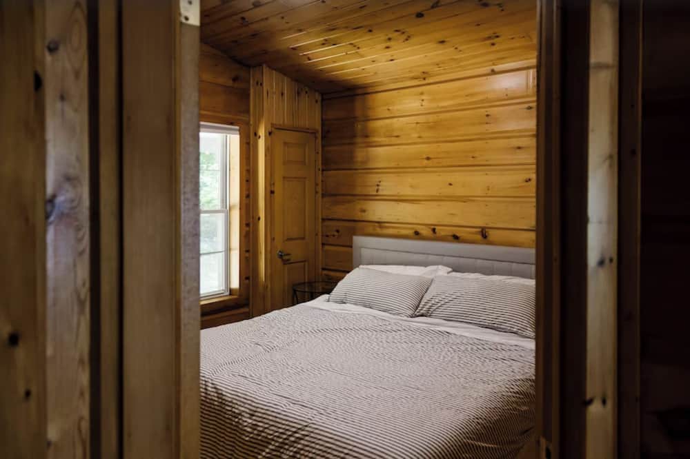 Photo of Bedroom in Haliburton