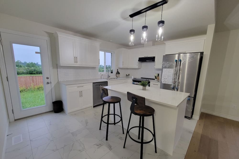 Photo of Kitchen in Lakeshore