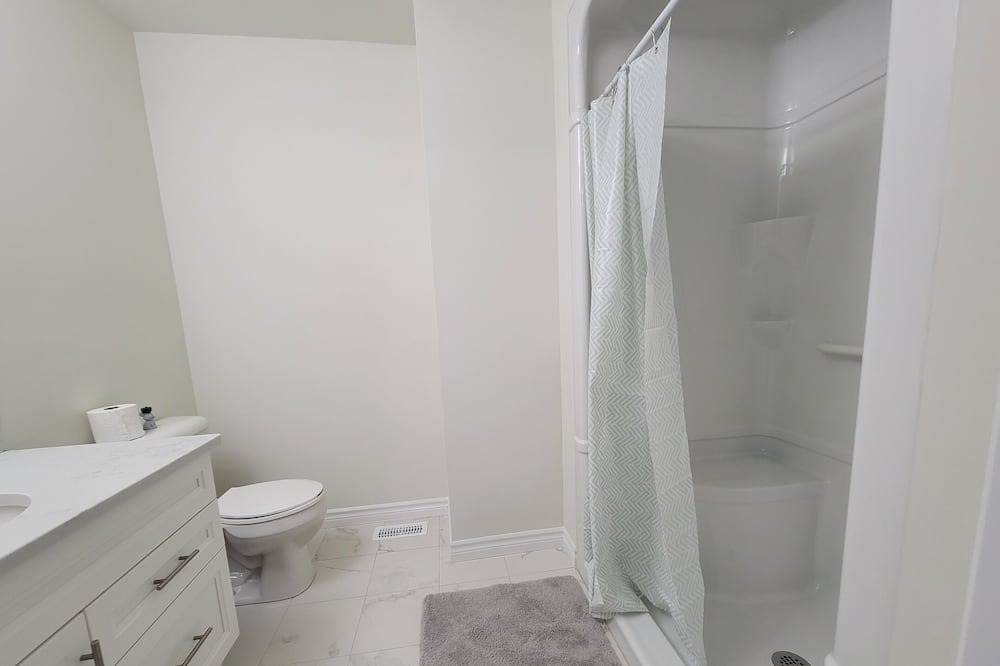 Photo of Bathroom in Lakeshore