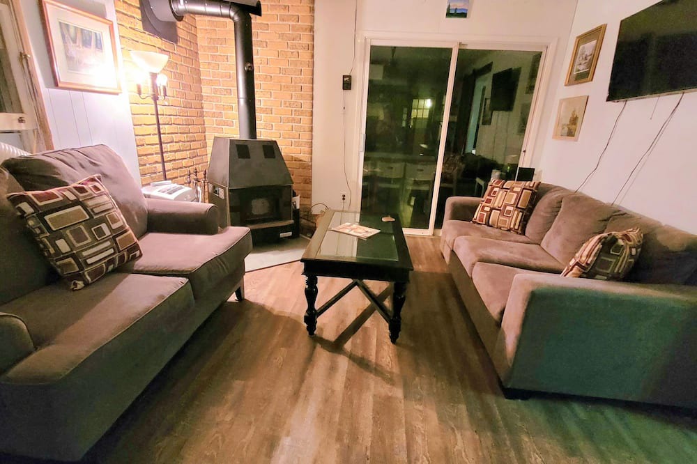 Photo of Livingroom in Victoria Road