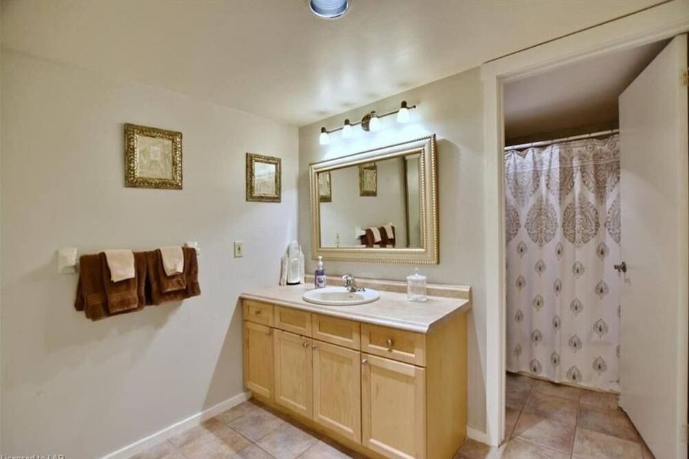 Photo of Bathroom in Collingwood