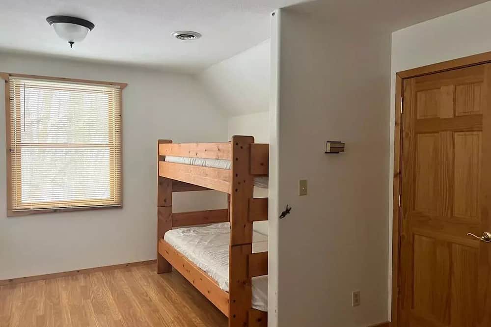 Photo of Bedroom in Walker