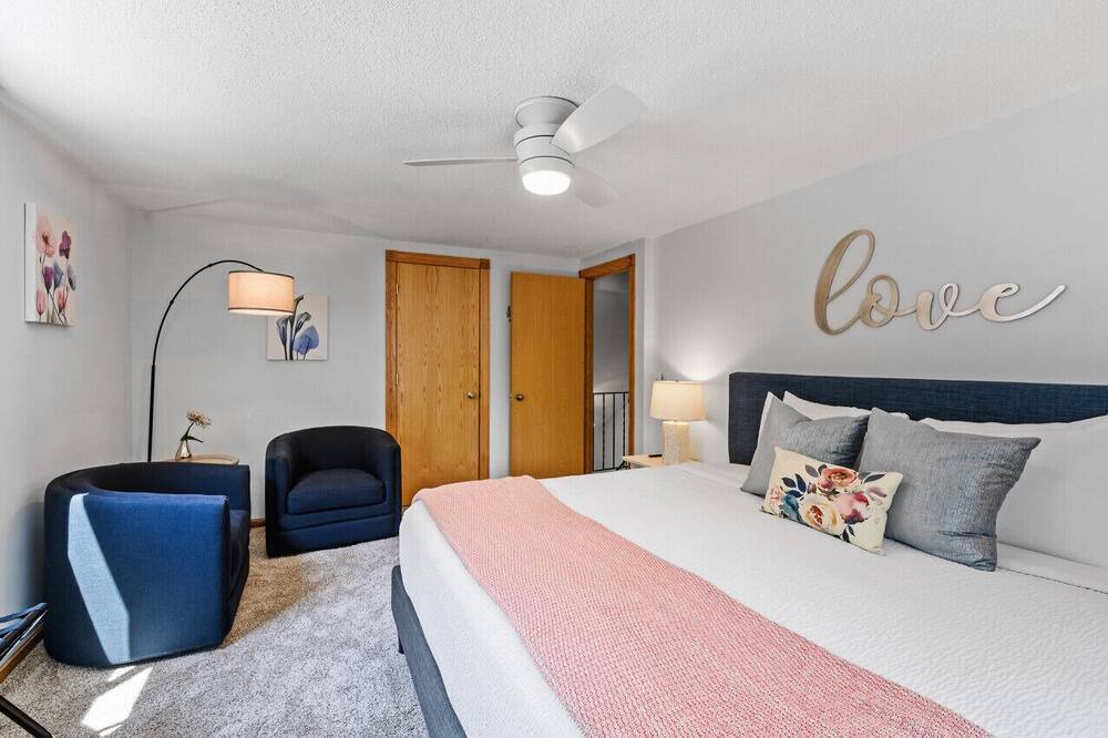 Photo of Bedroom in Maple Grove