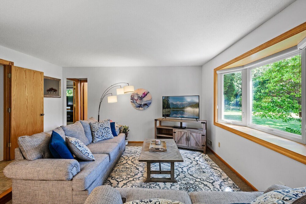 Photo of Bedroom in Maple Grove