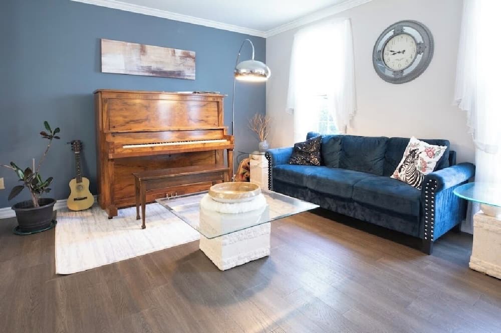 Photo of Livingroom in Port Union
