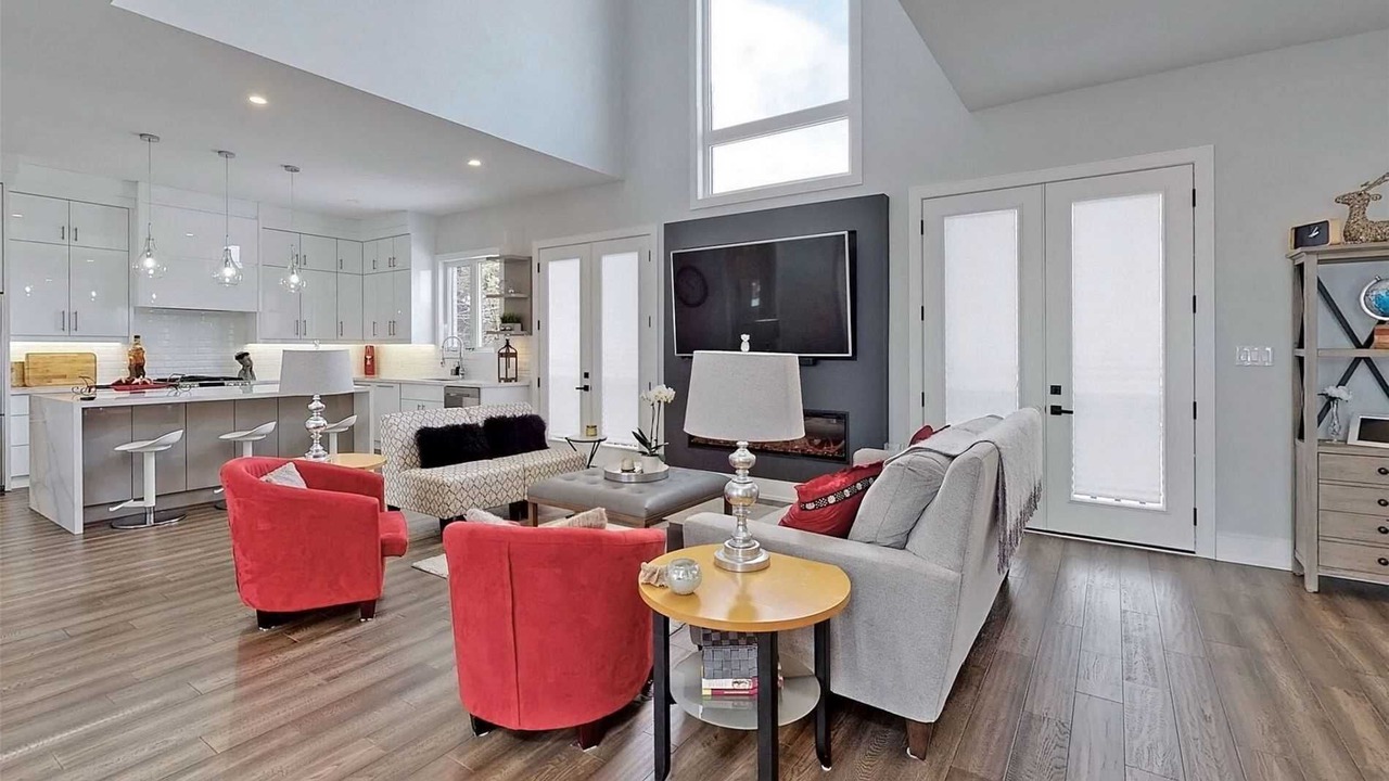 Photo of Livingroom in Brooklin