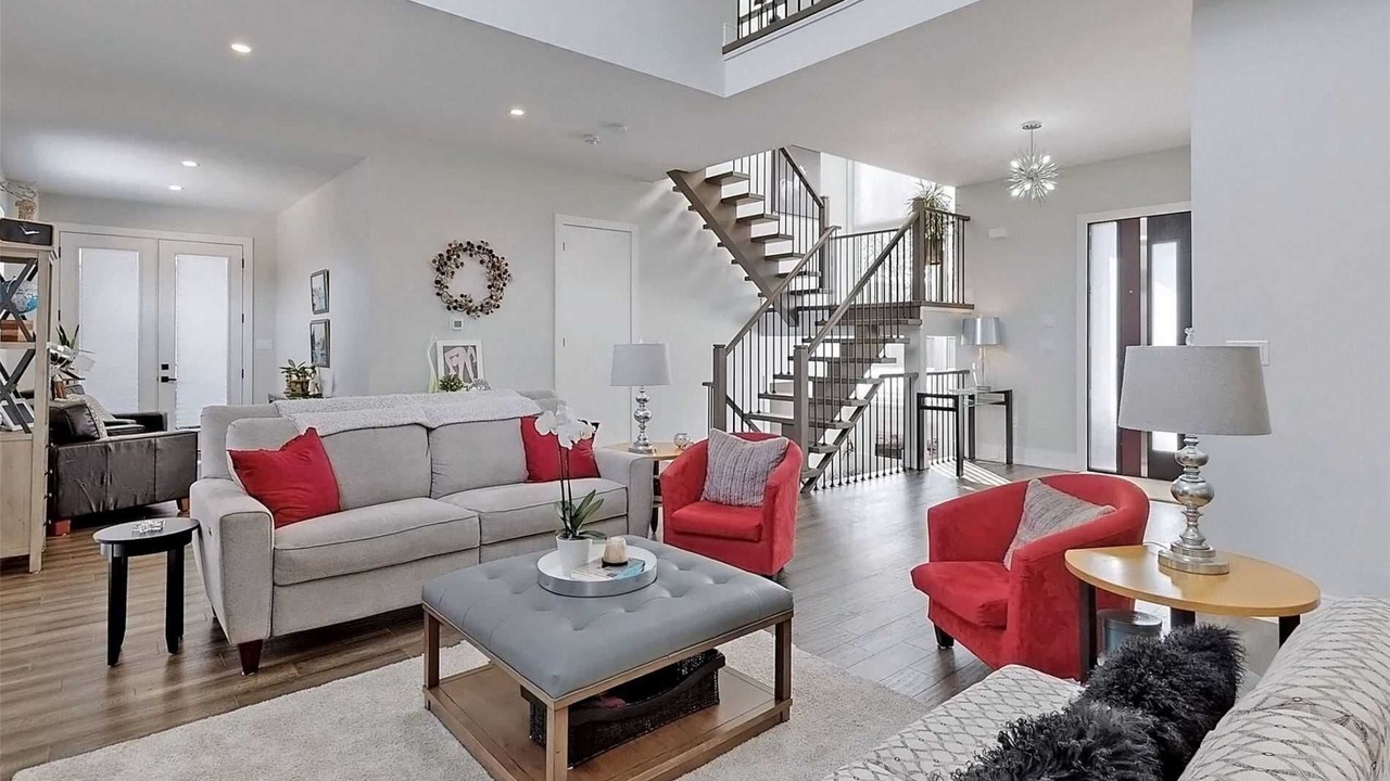 Photo of Livingroom in Brooklin