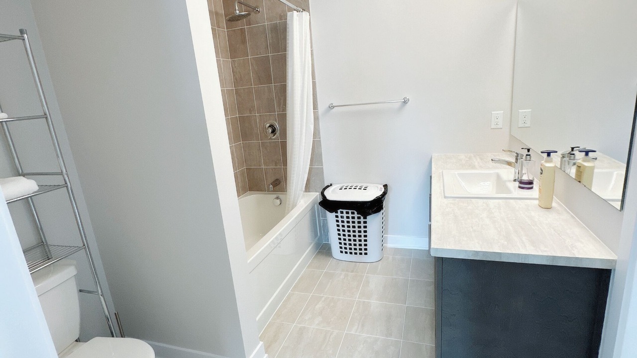 Photo of Bathroom in Munster Hamlet - Richmond