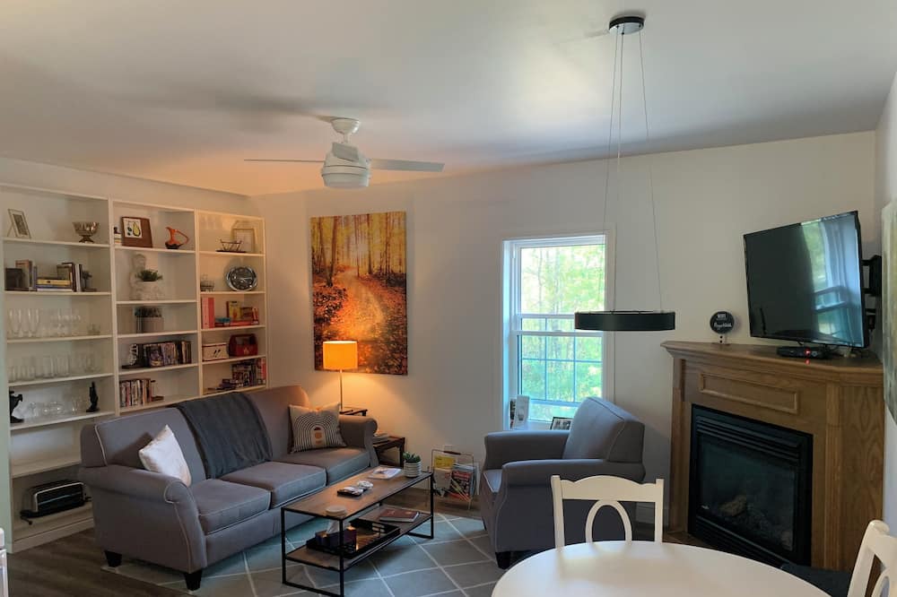 Photo of Livingroom in Tweed