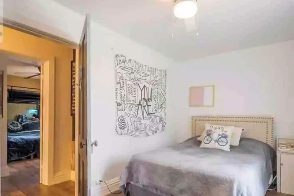 Photo of Bedroom in Lakefield