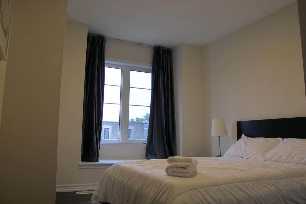 Photo of Bedroom in Alderwood